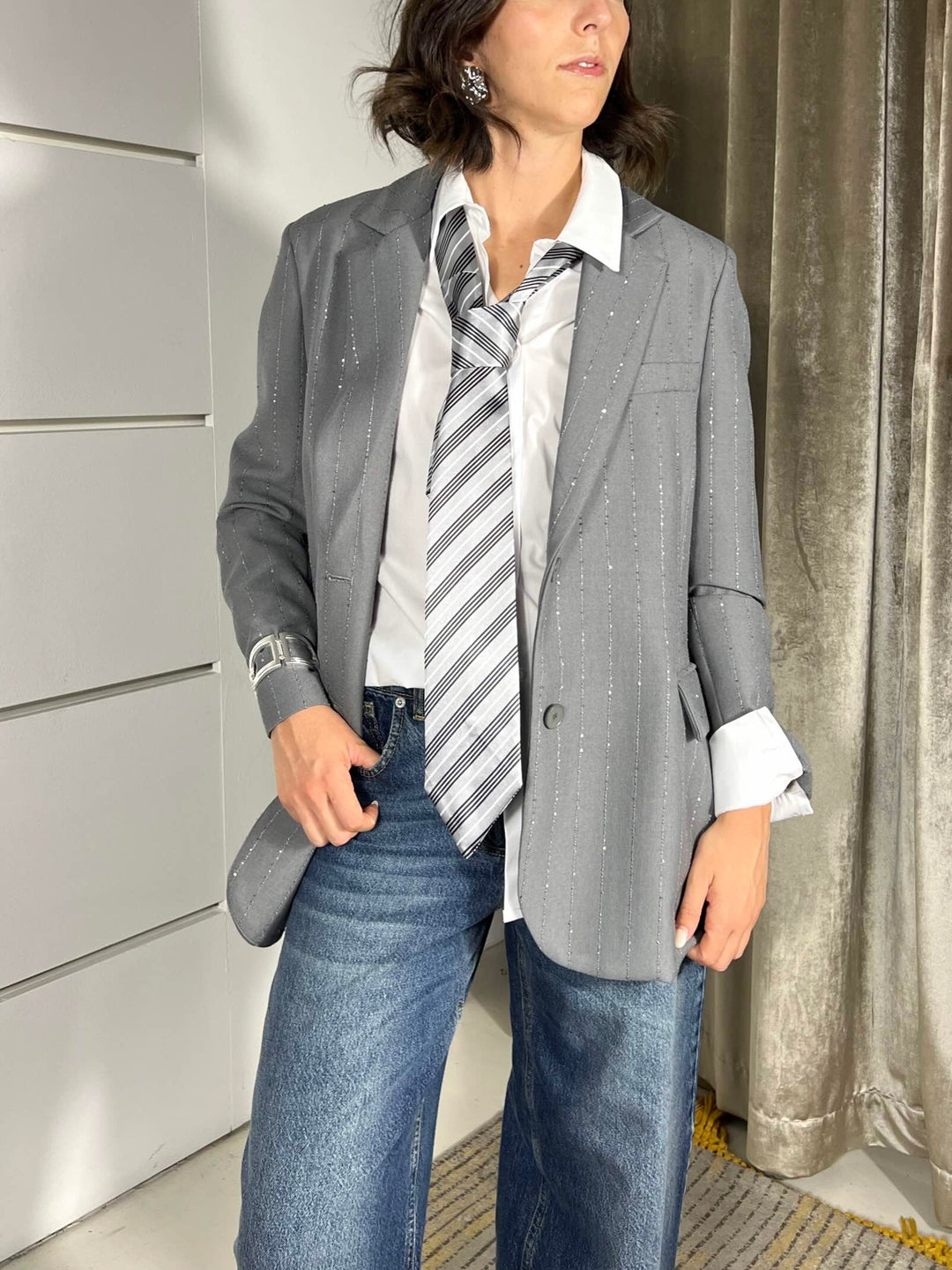 TENSIONE IN W25J309GRIGIO