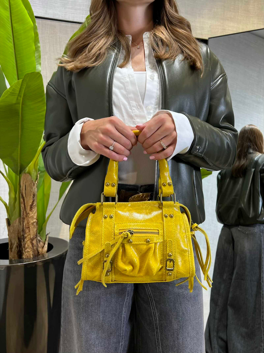 Borsa gialla in pelle con tracolla 