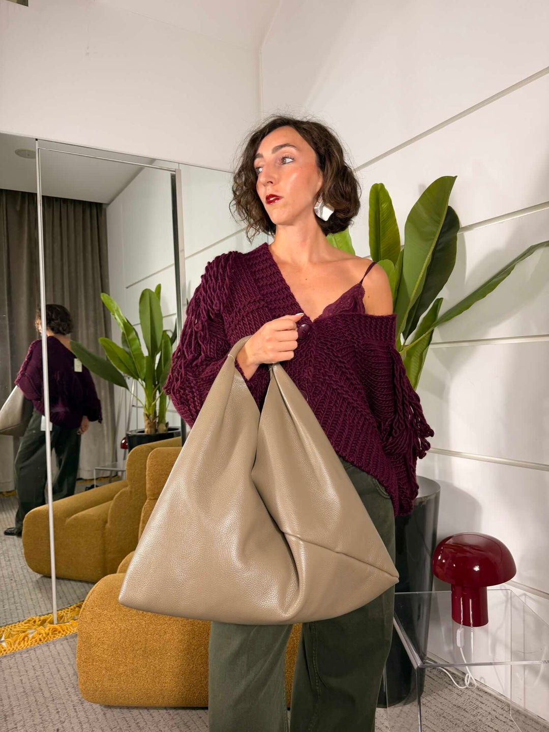 Borsa a spalla in pelle taupe scuro 