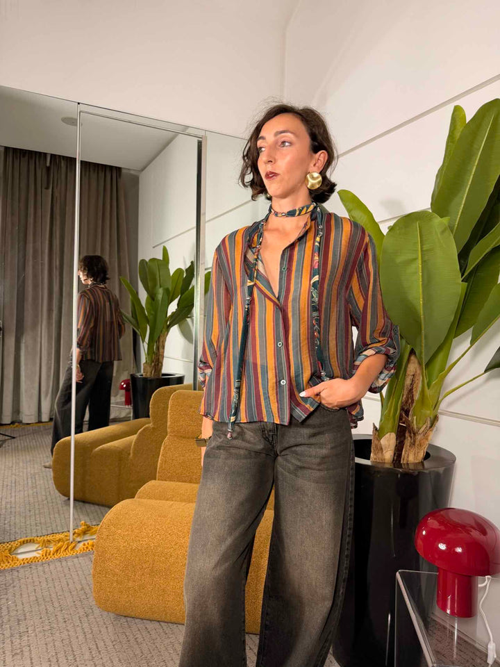 Camicia con collana in mussola a righe 
