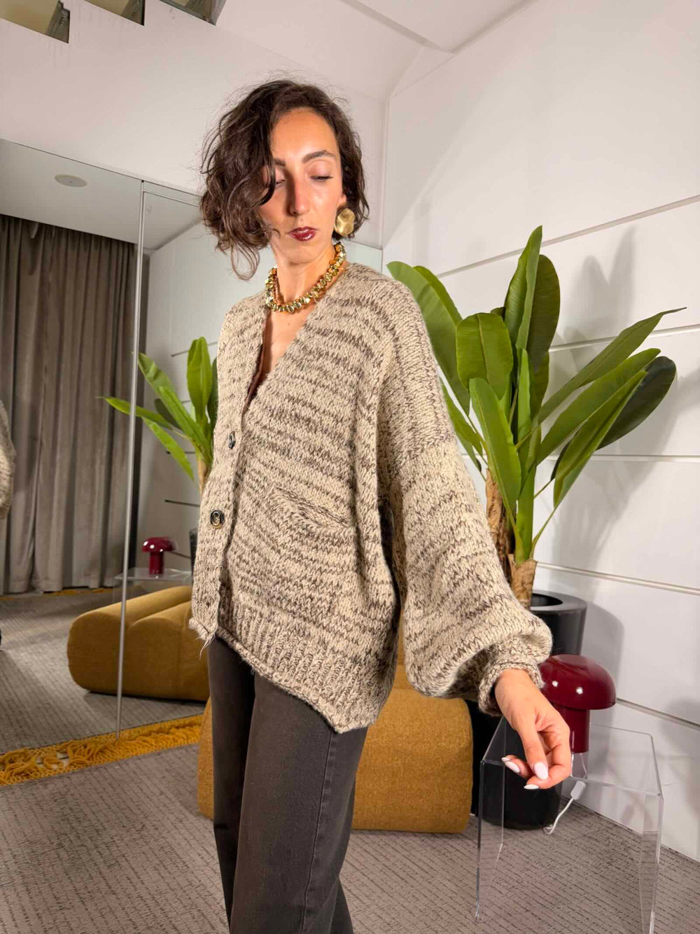 Cardigan sfumato tortora e moro over con tasche a patta 