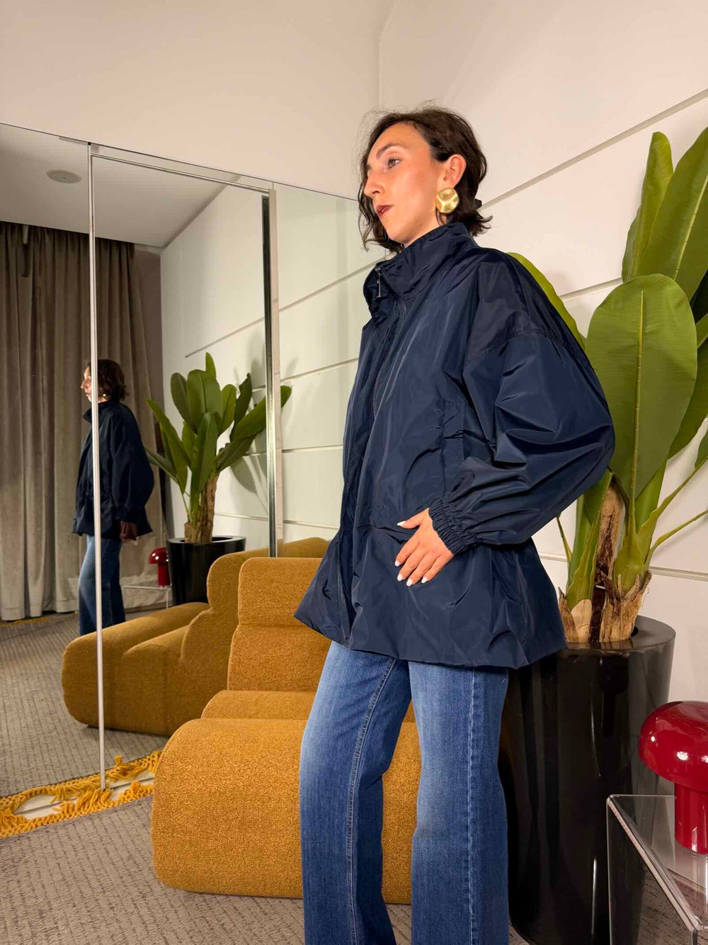 Windbreaker blu over con couliosse in vita per sfiancare 