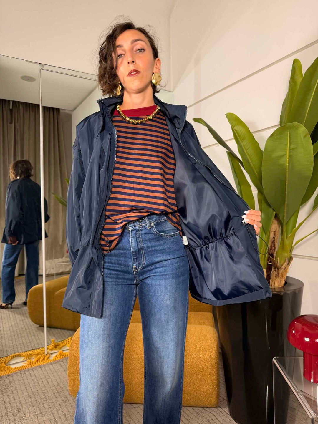 Windbreaker blu over con couliosse in vita per sfiancare 