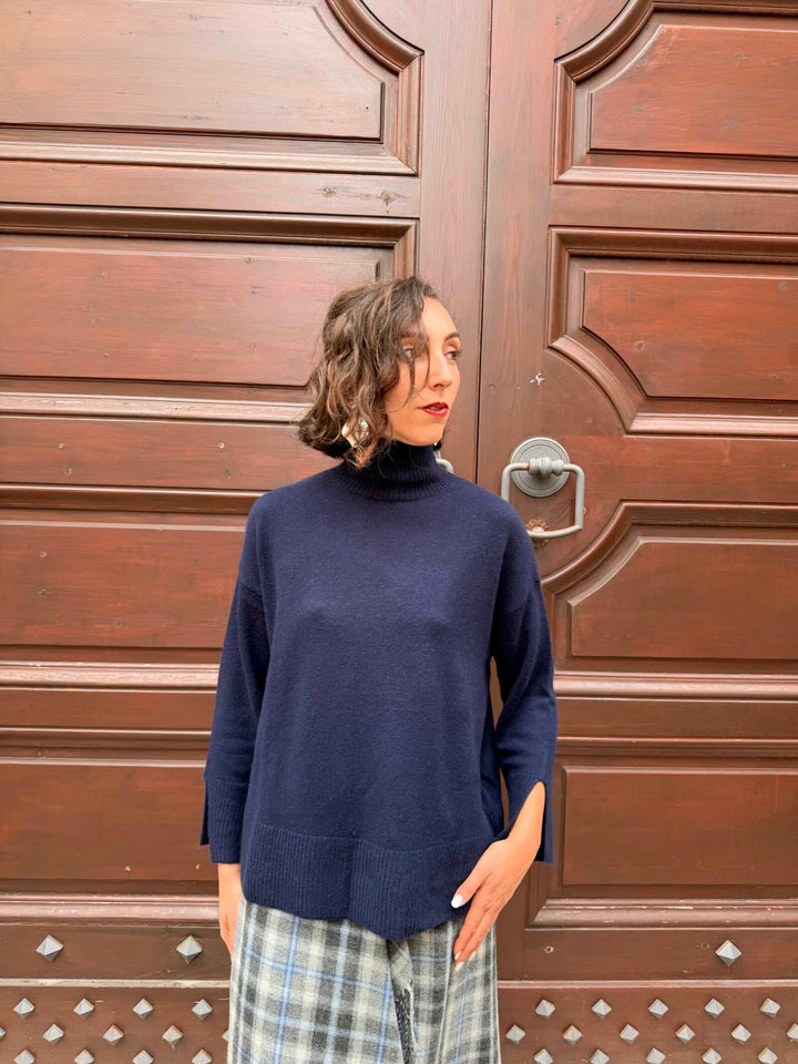 Dolcevita in misto cashmere e lana blu 