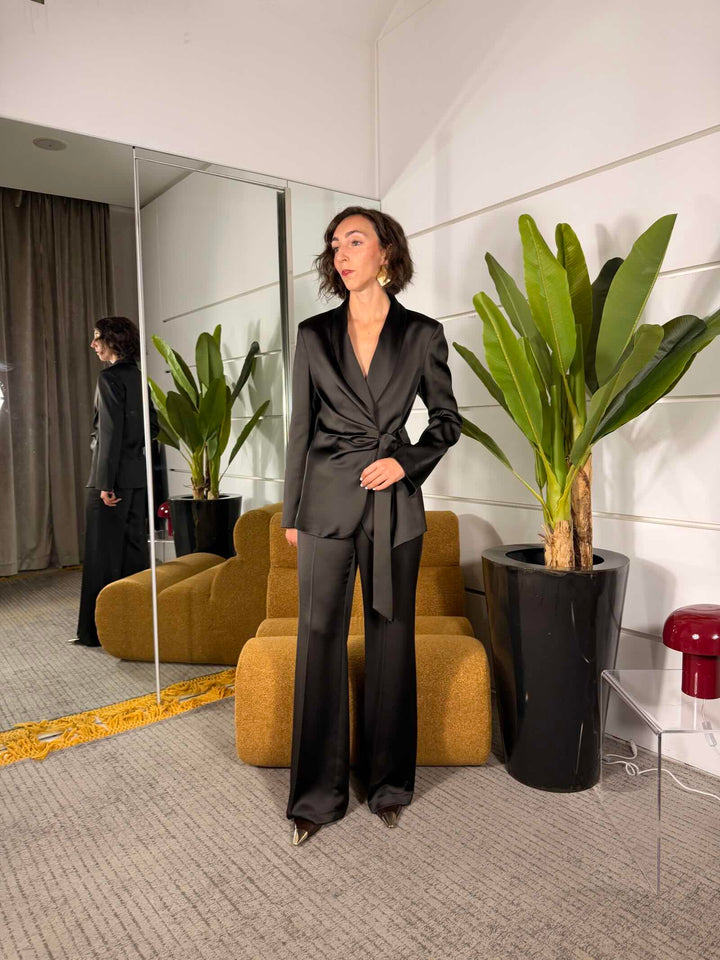 Blazer con revers sciallato e cintura laterale, dark coffee in poliestere. 