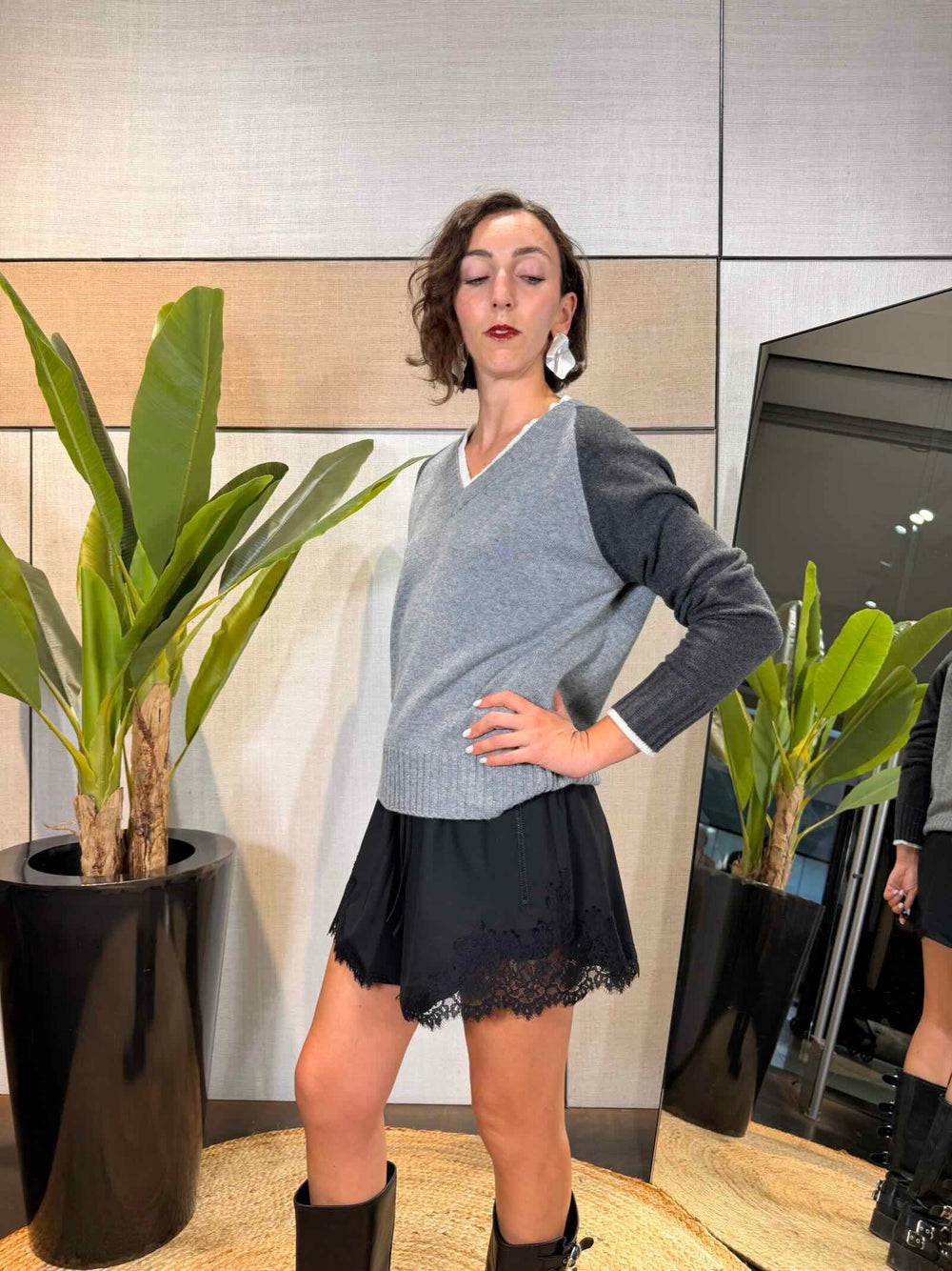 Maglia scollo a v grigia Manila Grace 