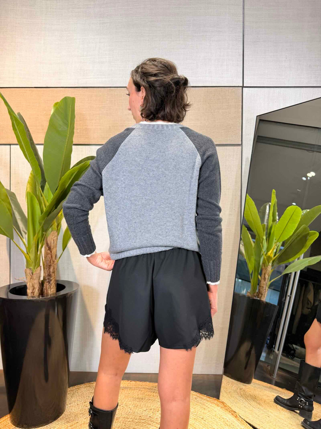 Maglia scollo a v grigia Manila Grace 