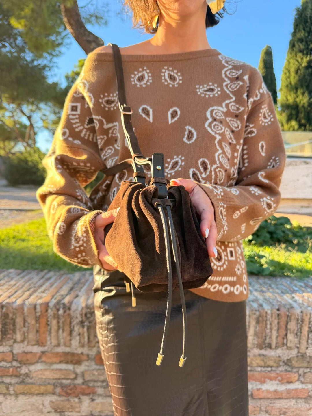 Pochette in pelle scamosciata testa di moro<BR/> 