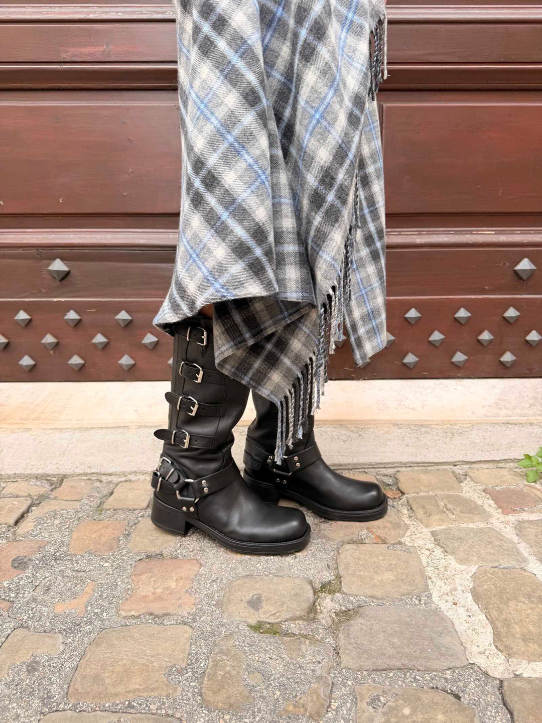 Stivale biker nero in pelle con fibbie 