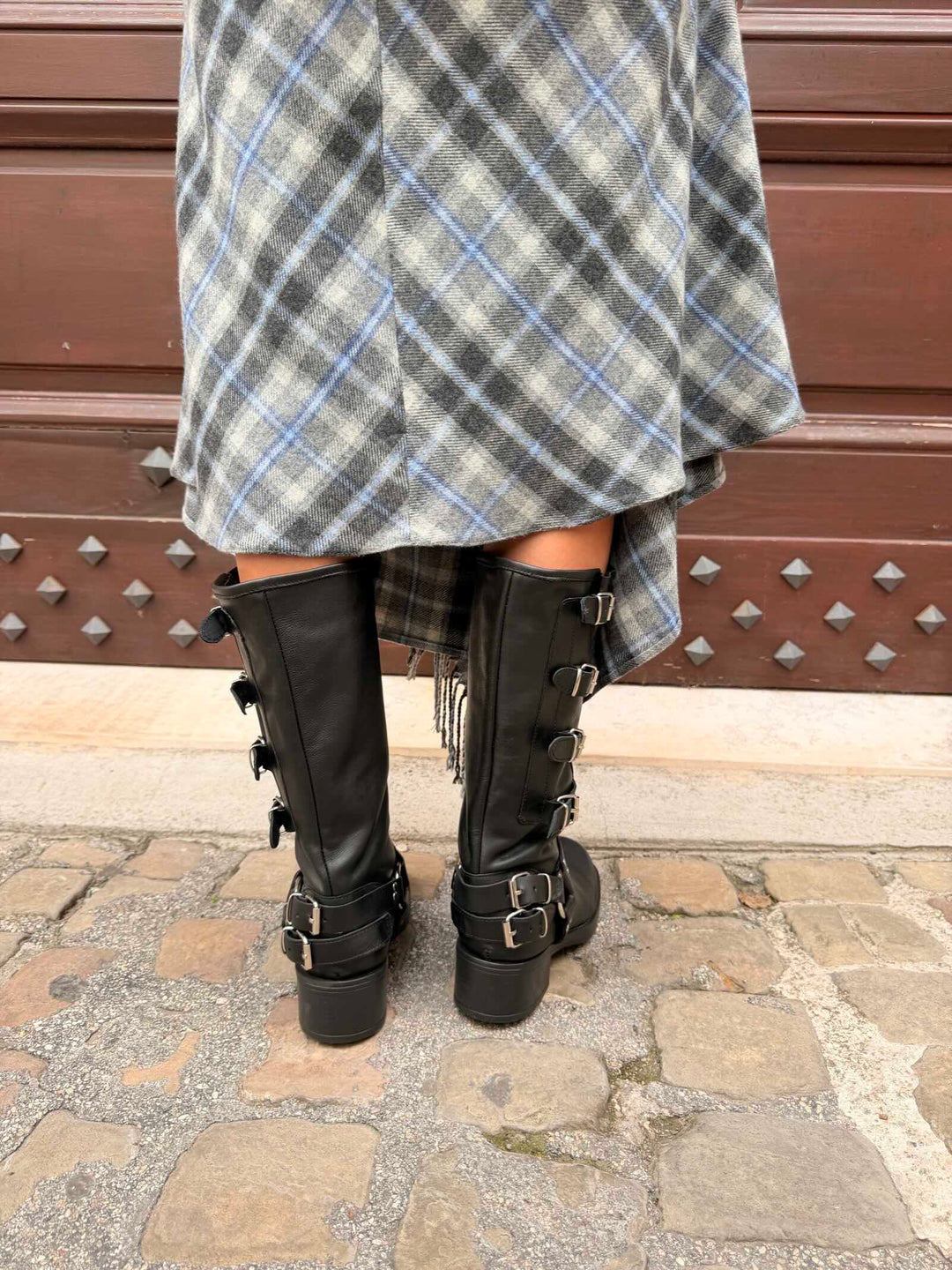 Stivale biker nero in pelle con fibbie 