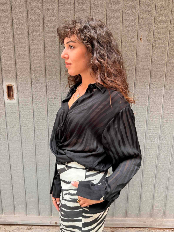Camicia oversize semi-trasparente nera 