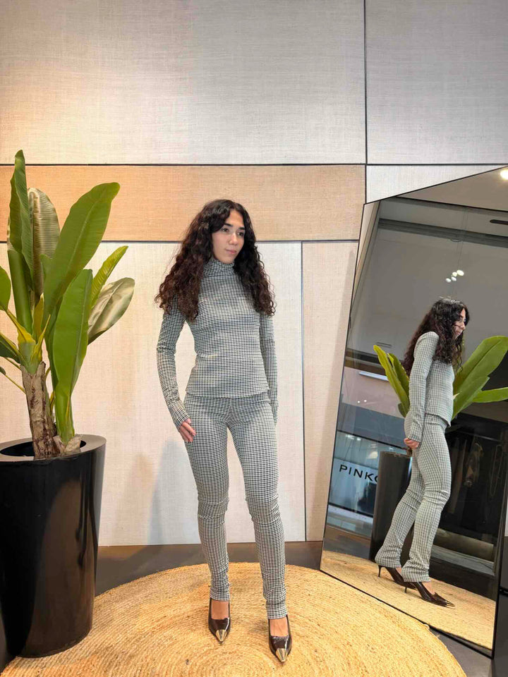 Top a collo alto con motivo check marrone e grigio Patrizia Pepe 