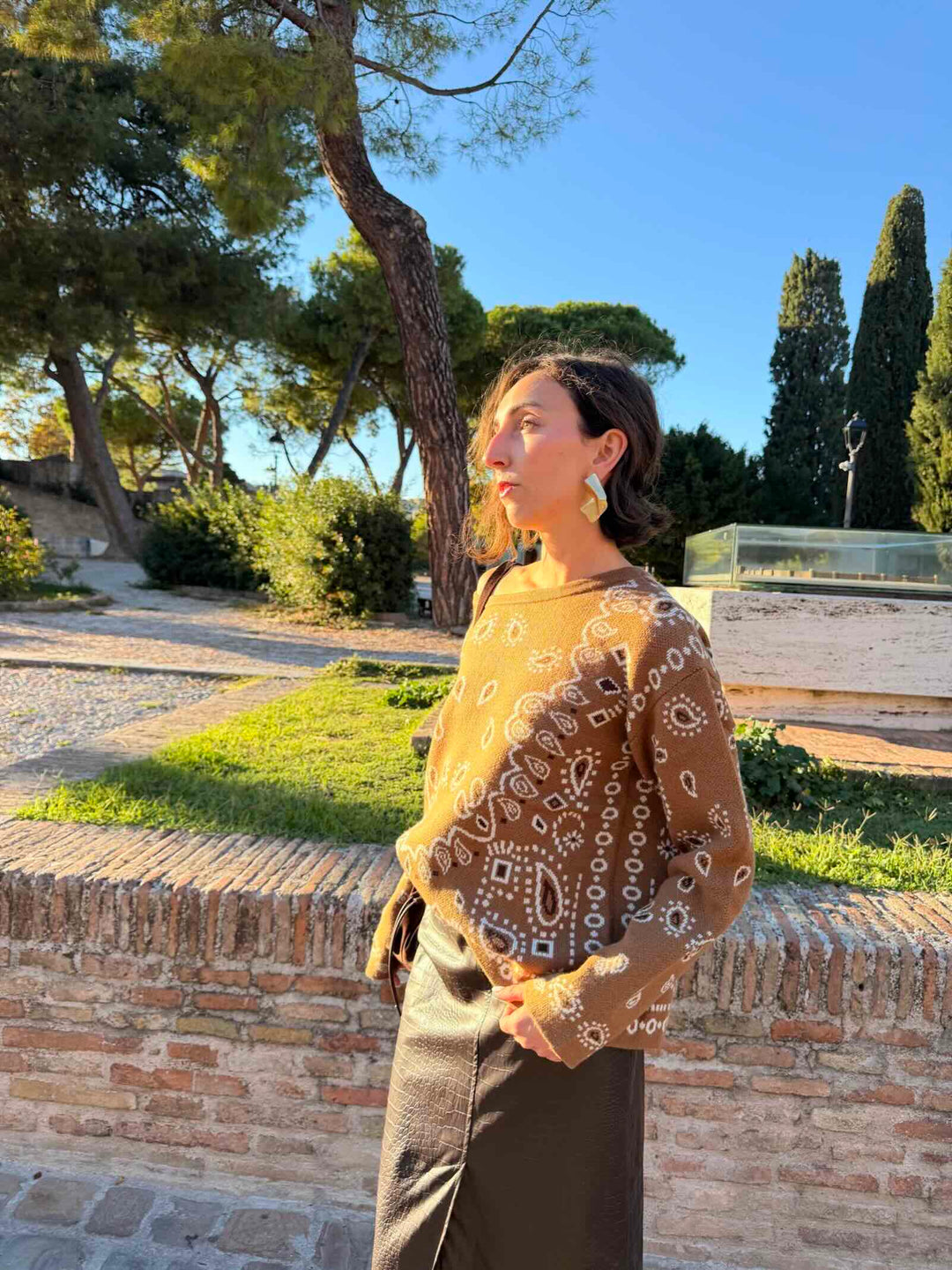 Maglia jacquard a motivi paisley tabacco 