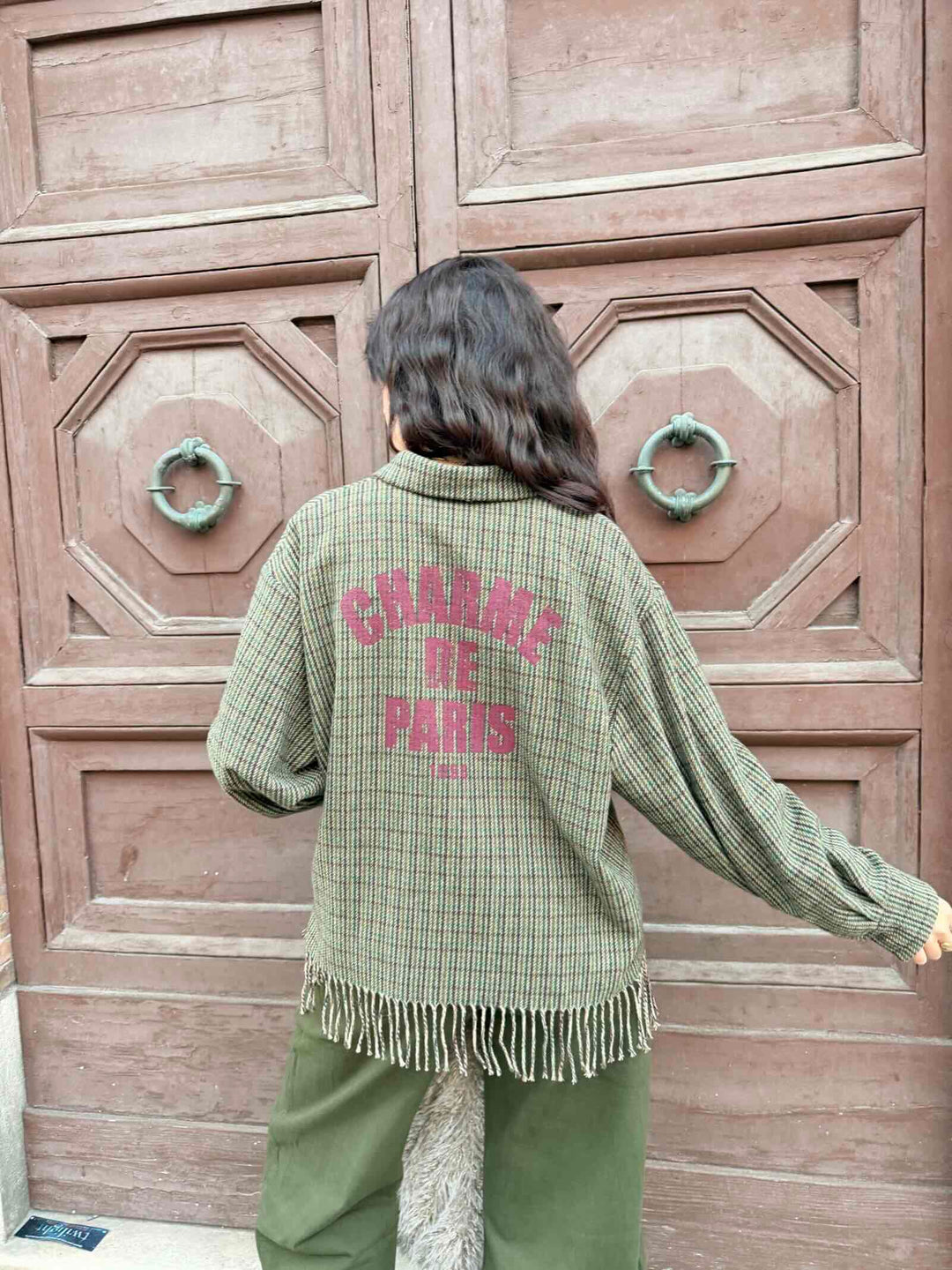 camicia over principe di galles con dettaglio frange e scritta charme de paris 1998 . 50% pc 25% pl 20% wo 05% af 