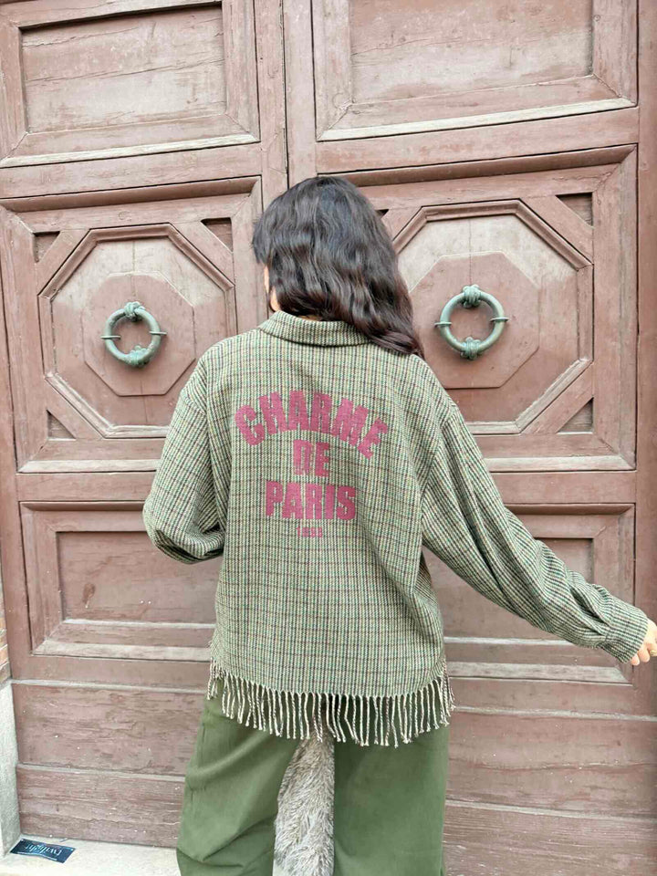 camicia over principe di galles con dettaglio frange e scritta charme de paris 1998 . 50% pc 25% pl 20% wo 05% af 