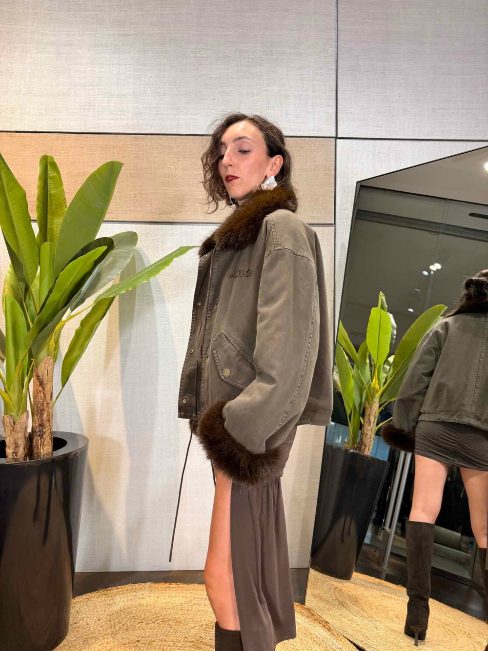 Cappotto imbottito con collo e polsini effetto pelliccia marrone 
