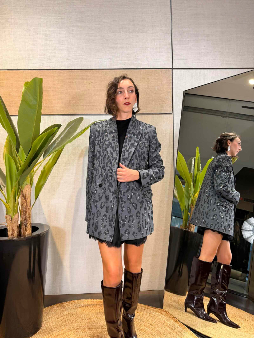 Giacca blazer oversize con motivo jaguar grigio scuro 
