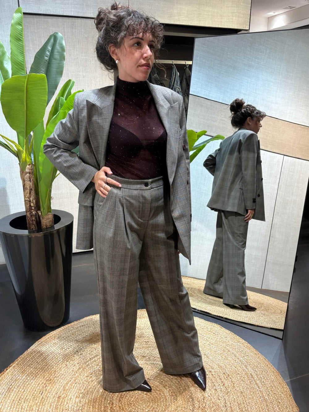 Pantaloni palazzo con motivo principe di Galles beige bordeaux e nero 