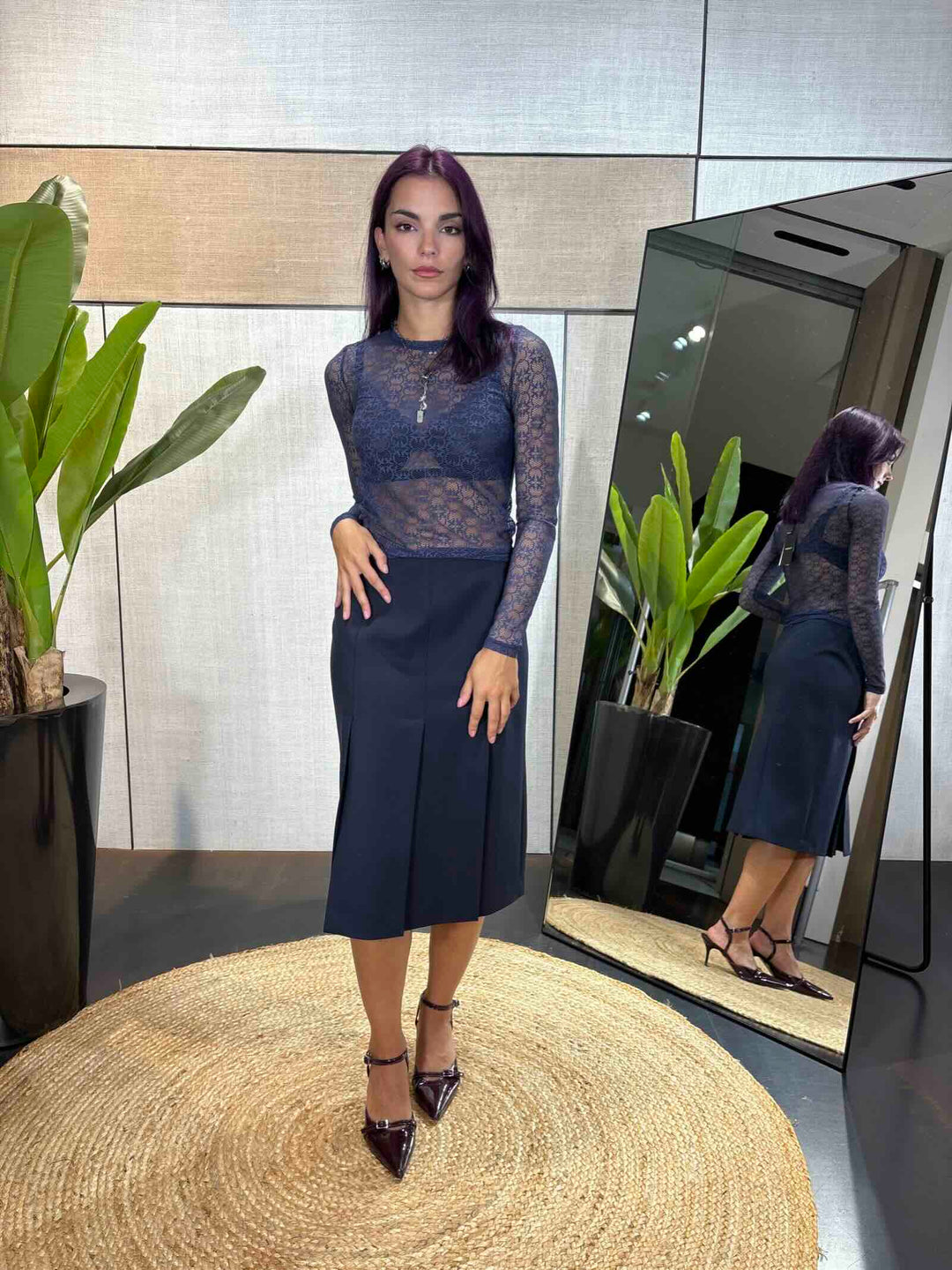 Maglia in pizzo stretch semitrasparente blu 