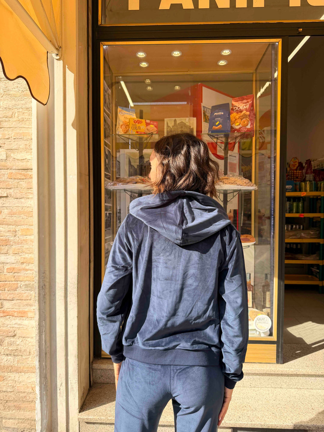 Felpa in ciniglia blu con cappuccio 