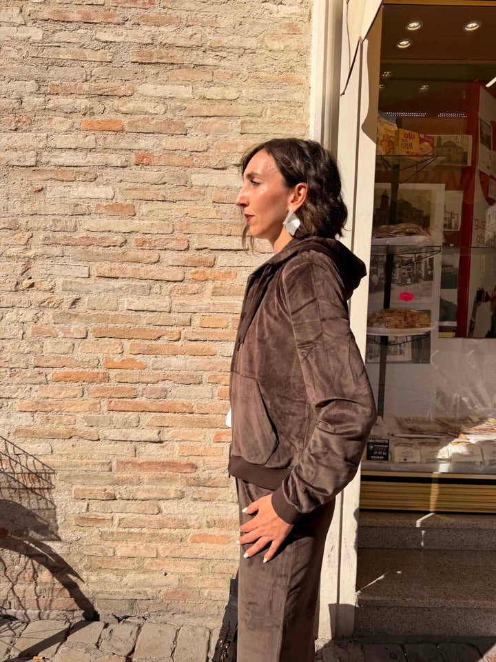 Falpa marrone in ciniglia con cappuccio 