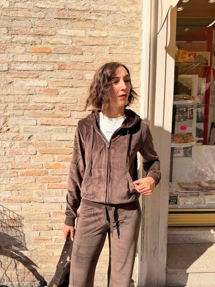 Falpa marrone in ciniglia con cappuccio 