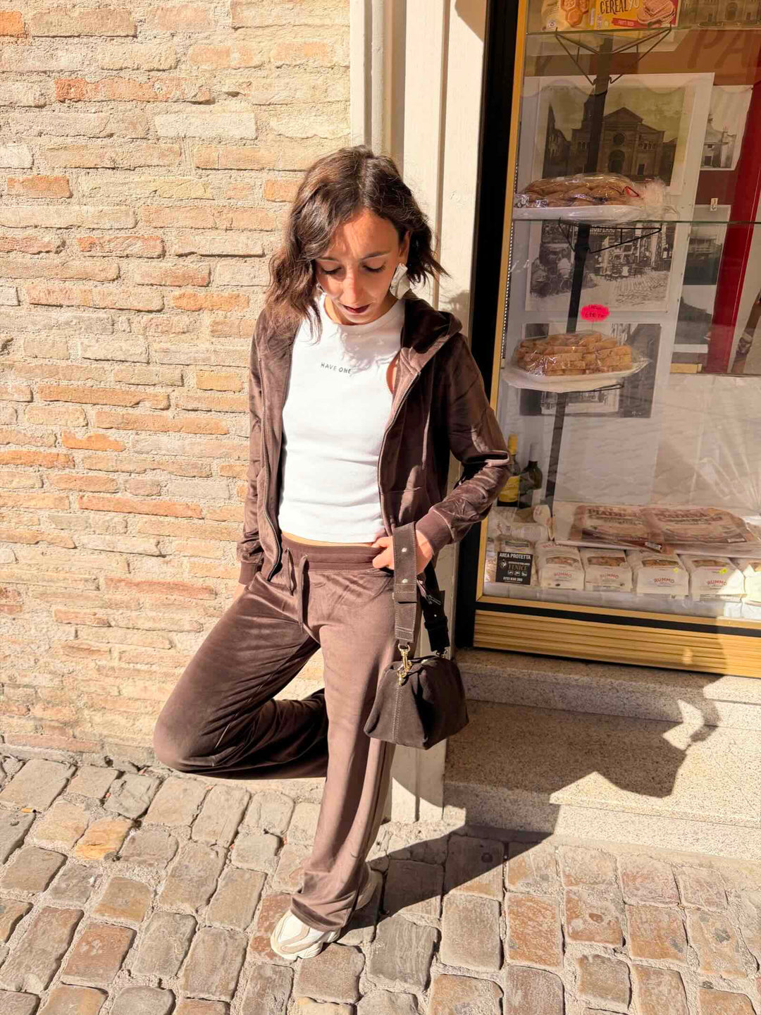 Pantalone cioccolato in ciniglia a zampa 