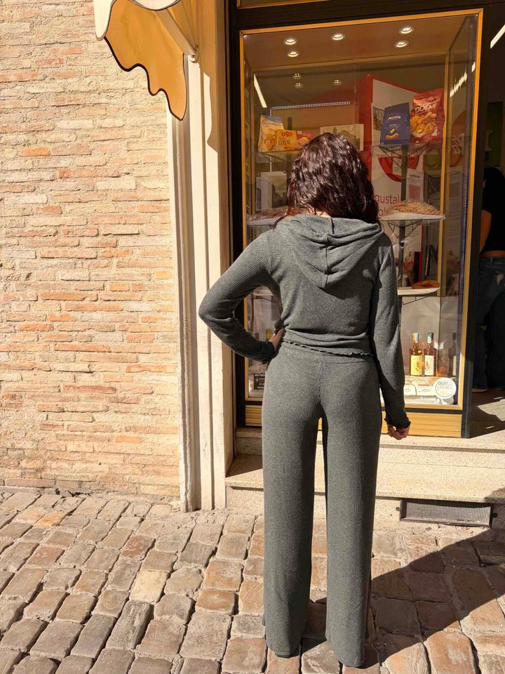 Pantalone antracite a coste svasati 