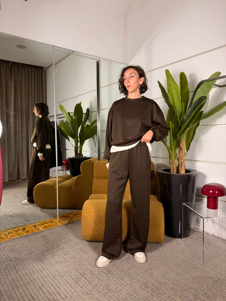 Completo felpa e pantalone a palazzo moro 