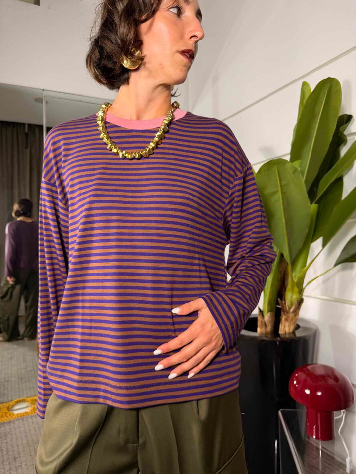 Maglia a righe girocollo manica lunga cammello e viola 
