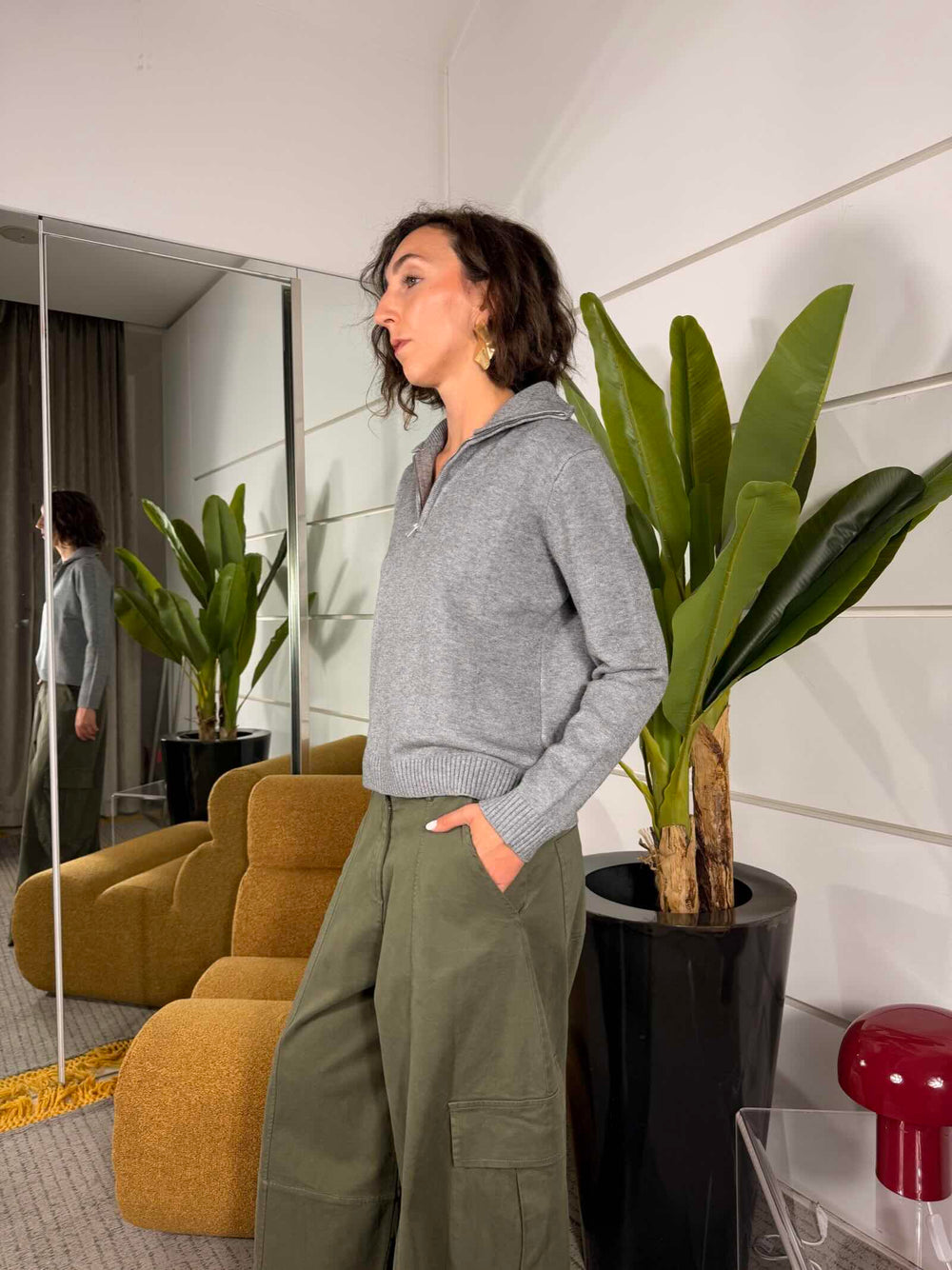 Maglione grigio con zip 
