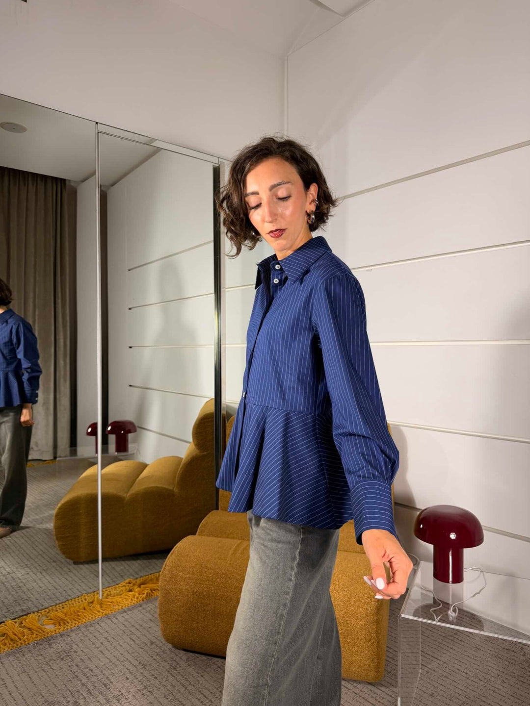 Camicia svasata a righe blu 