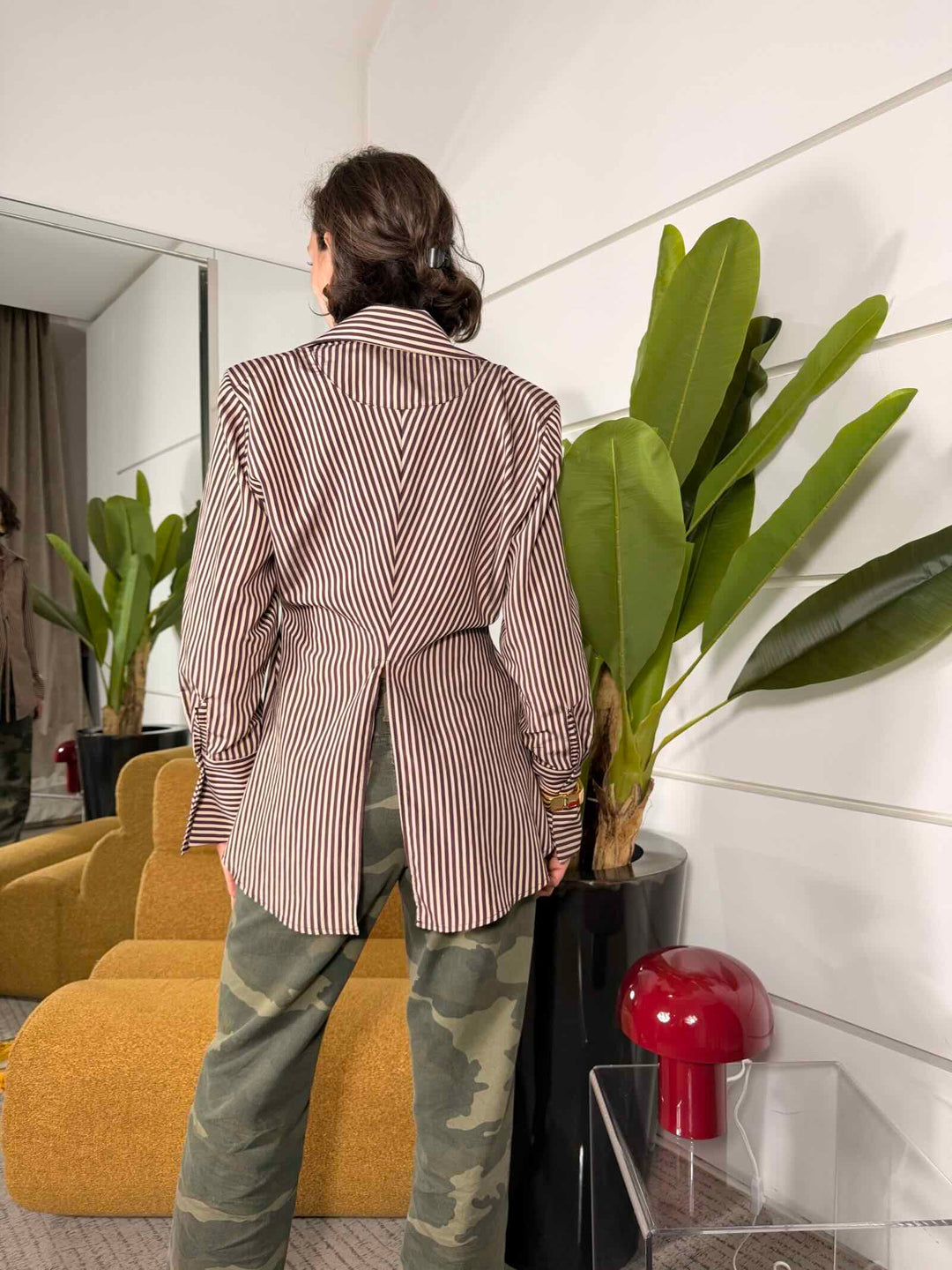 Camicia a righe bordeaux e beige con spalline 