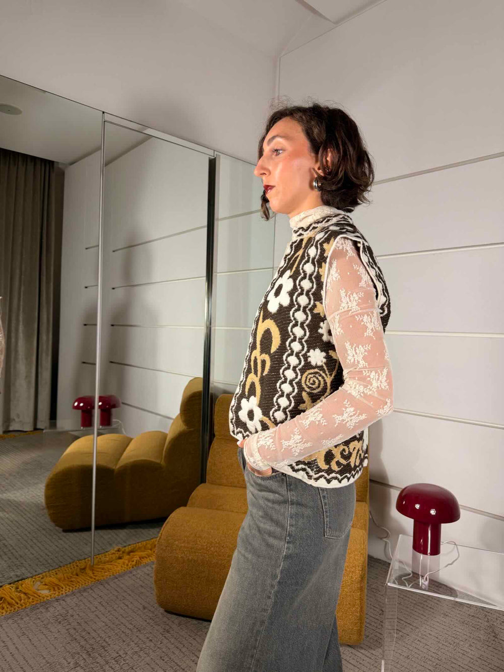 Gilet in maglia con motivo floreale cammello 