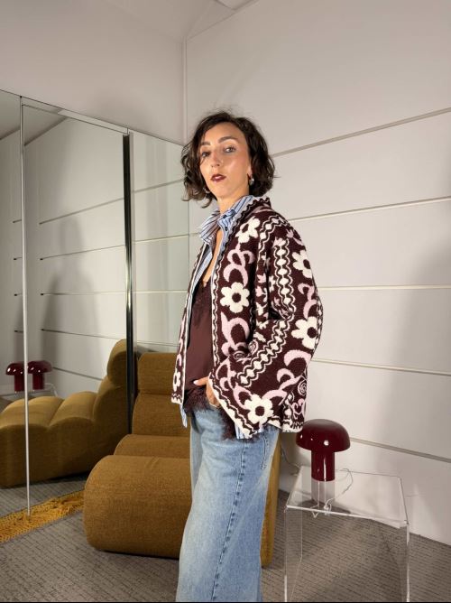 Caban a fantasia tramata con fiori bordeaux 