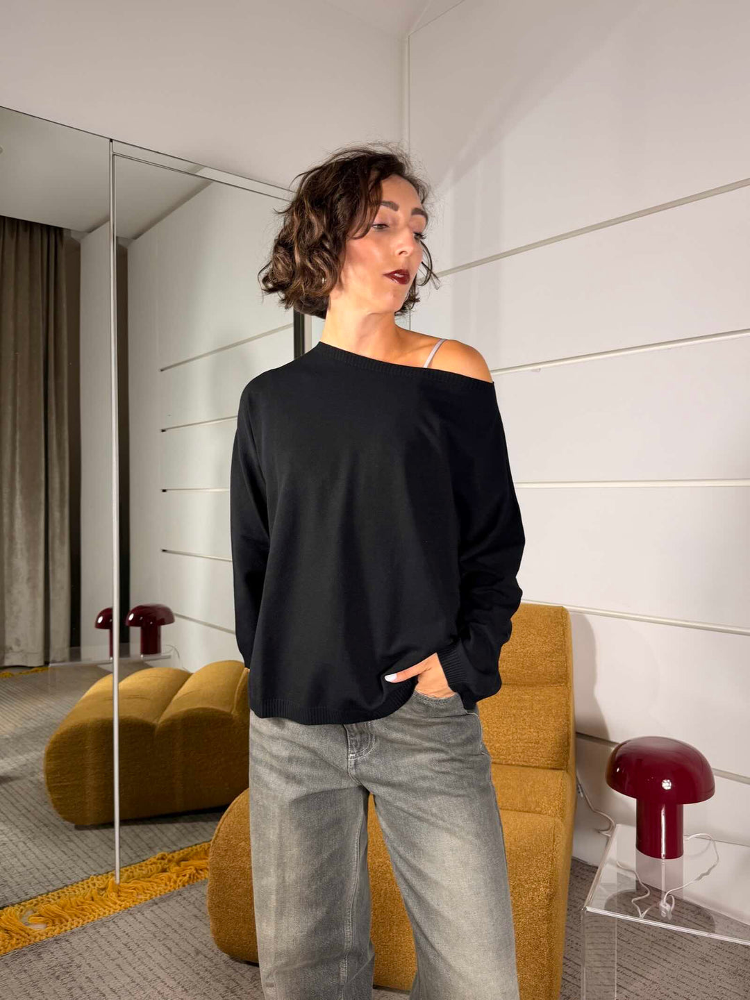 Maglia in misto viscosa a scatola nera 