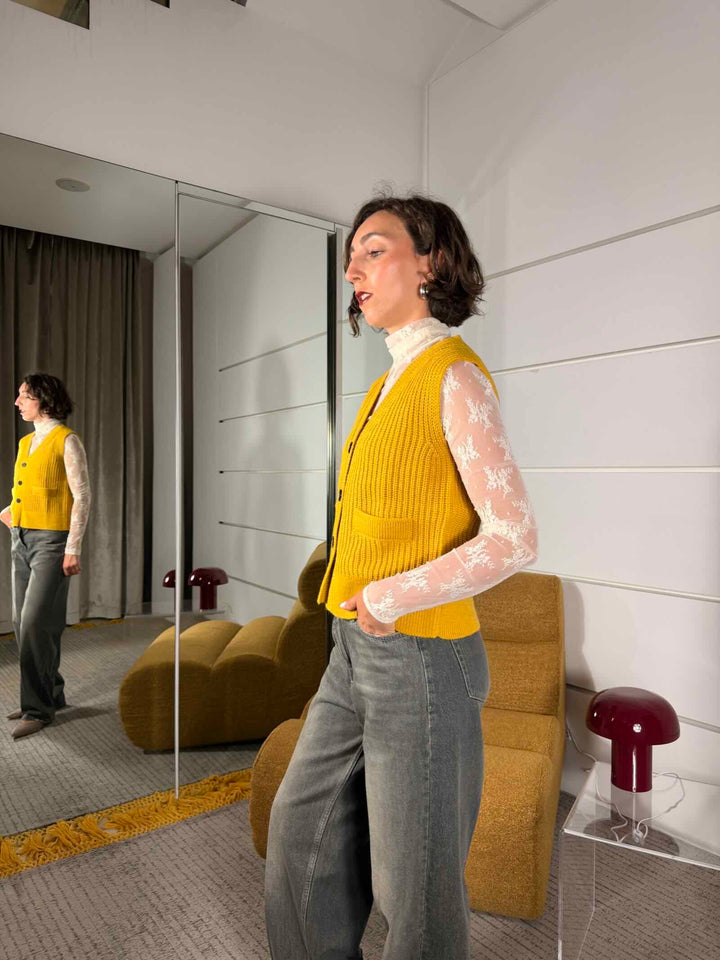 Gilet in maglia con scollo a V senape 