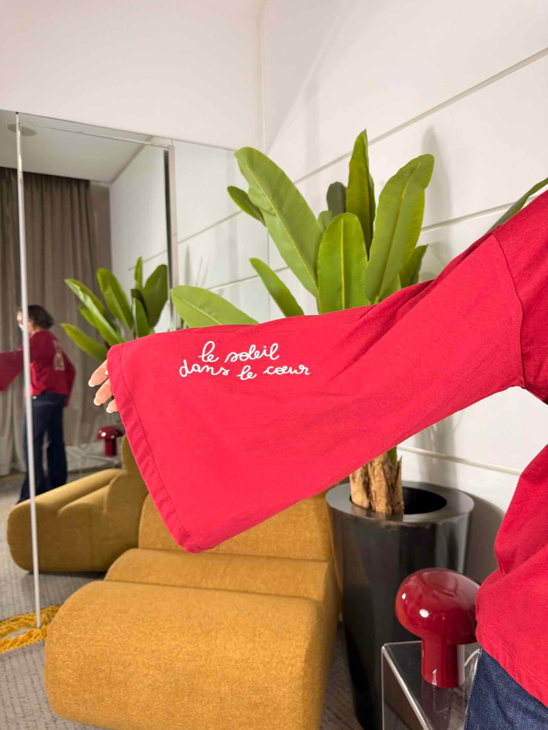 T-shirt manica lunga over bordeaux con stampa di occhio 
