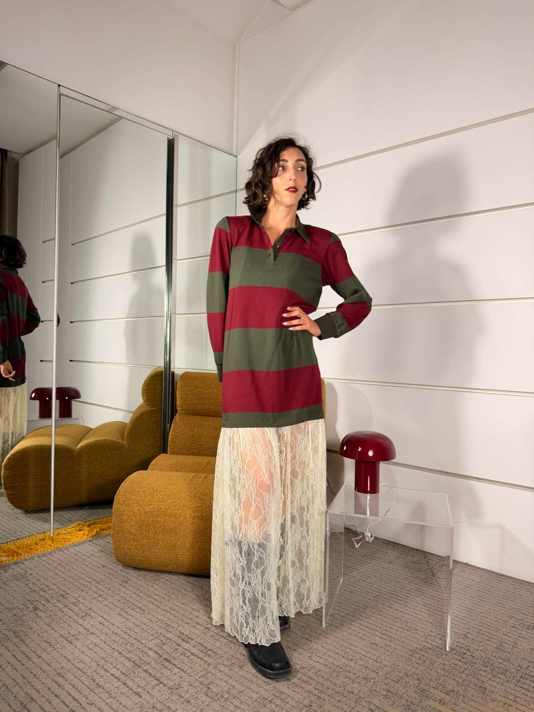 Abito polo con gonna in pizzo bordeaux 