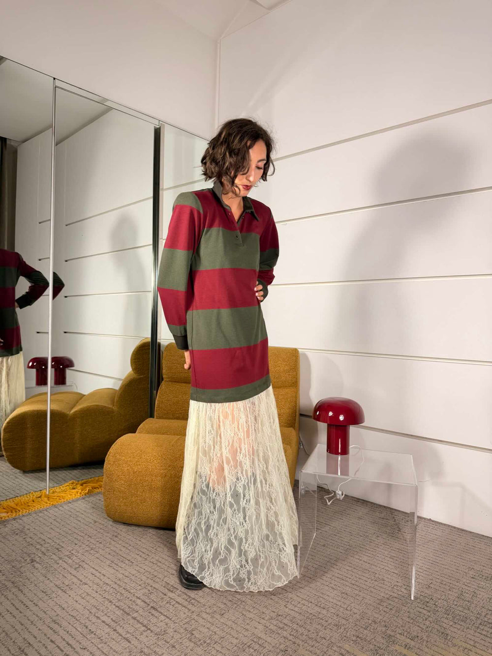 Abito polo con gonna in pizzo bordeaux 