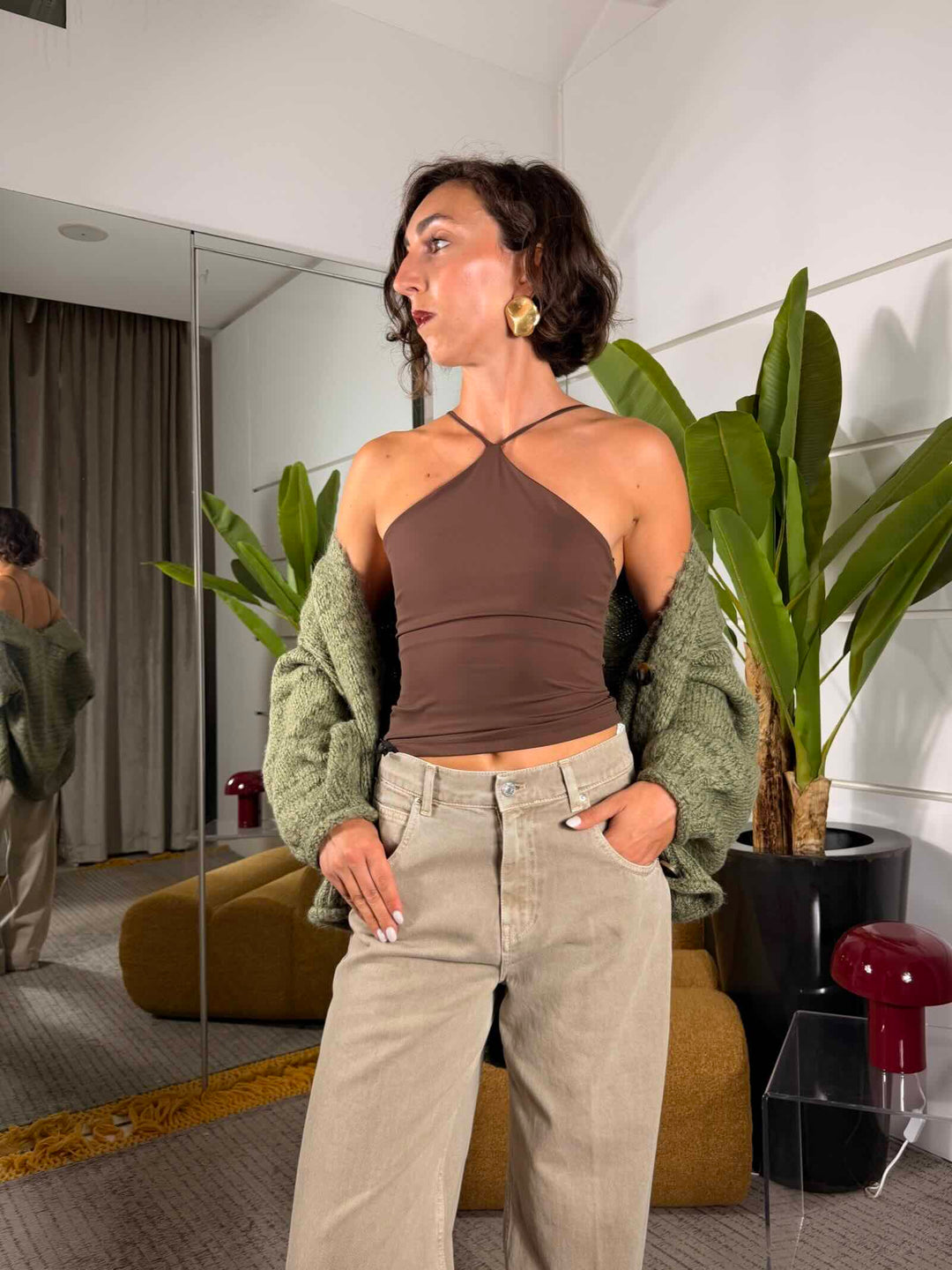 Top elasticizzato con scollo all'americana moro 