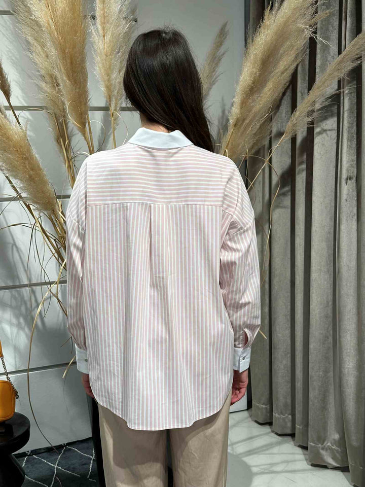 Camicia rigata bianca e rosa