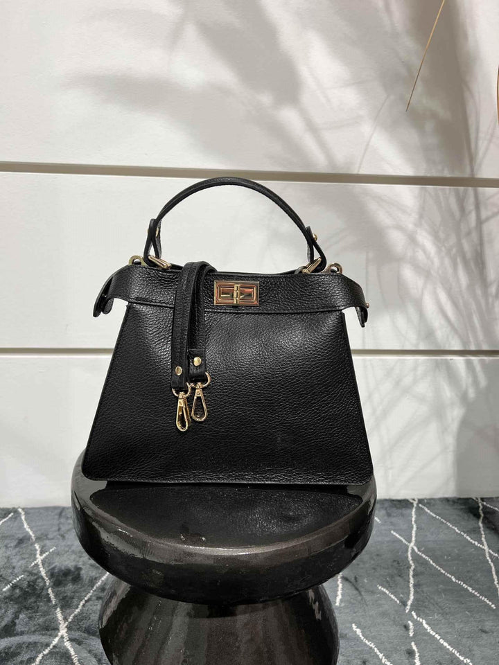 Borsa in pelle a trapezio nera