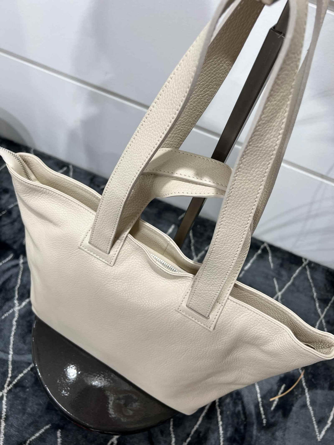 borsa in pelle beige con doppio manico