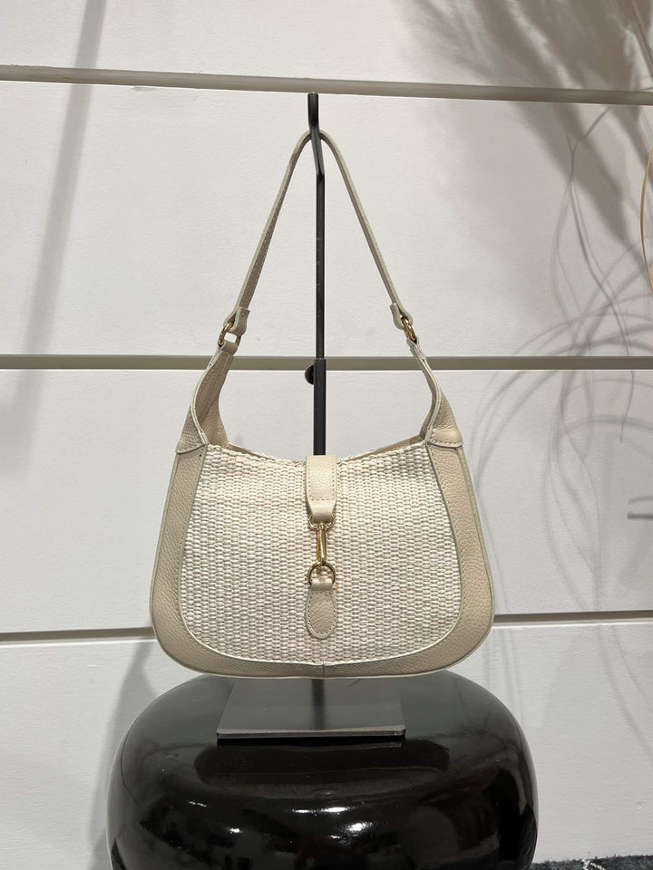 borsa in rafia e pelle beige con tracolla rimovibile