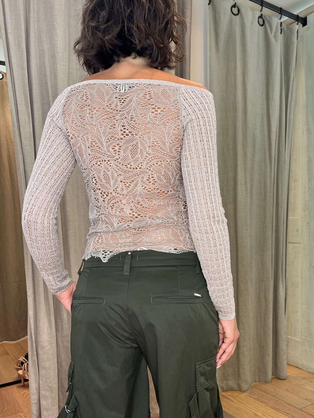 maglia con inserti in lurex e pizzo sabbia