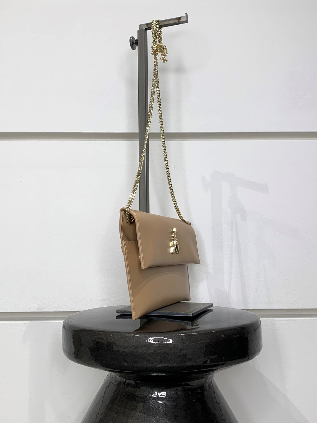 POCHETTE CLUTCH IN PELLE BEIGE CON TRACOLLA