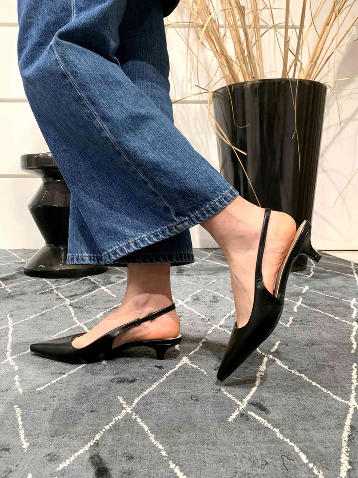 scarpa slingback in ecopelle nera