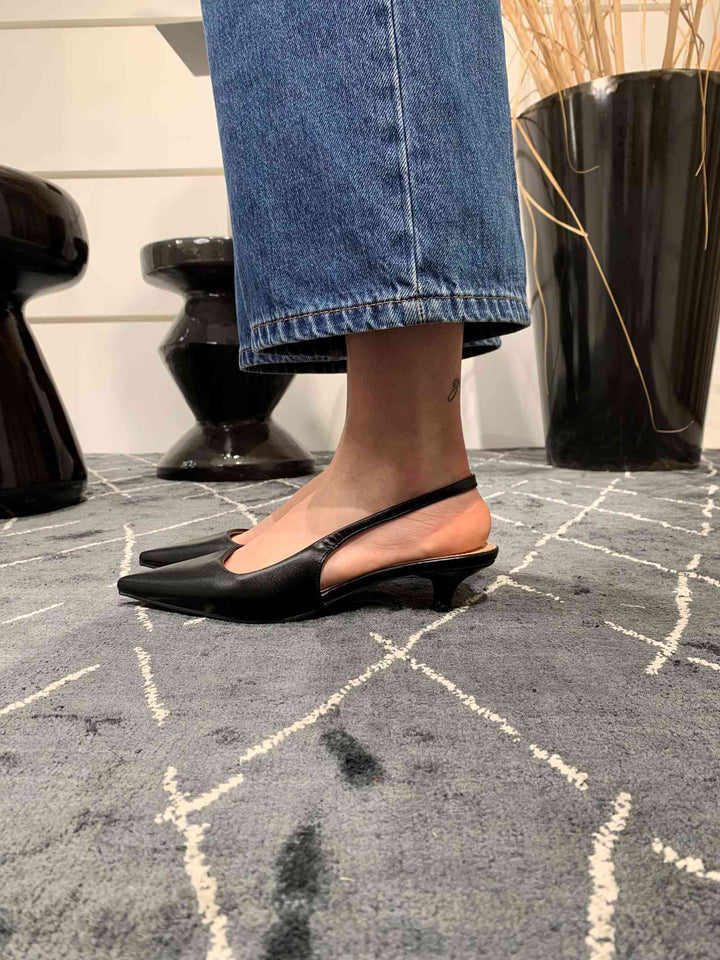 scarpa slingback in ecopelle nera