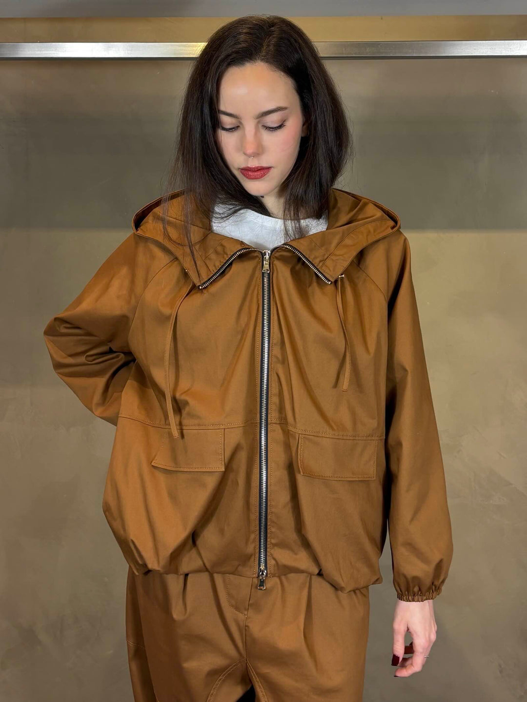 giubbotto effetto bomber in nylon caramello SEDO0538 CARLA G